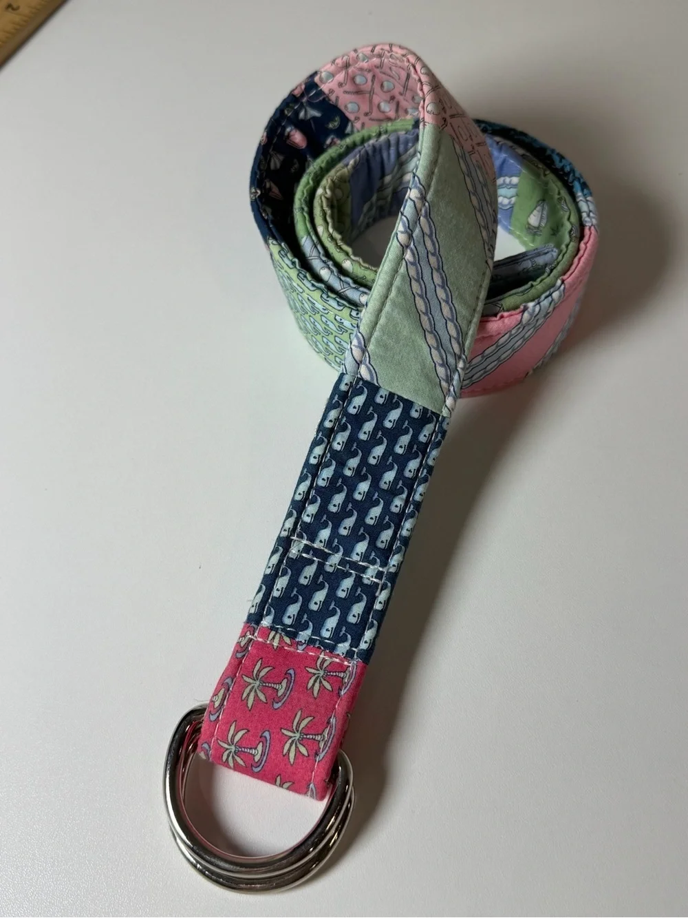 Vineyard Vines Medium Patchwork Whale Print D-Ring Belt in Pink, Navy, Green